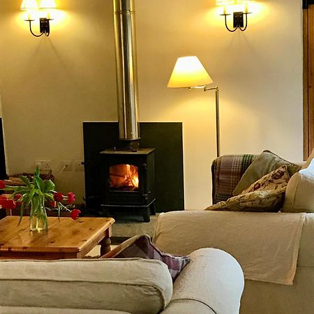 The Billiard Room - Cosy Country Retreat Abergavenny Buitenkant foto