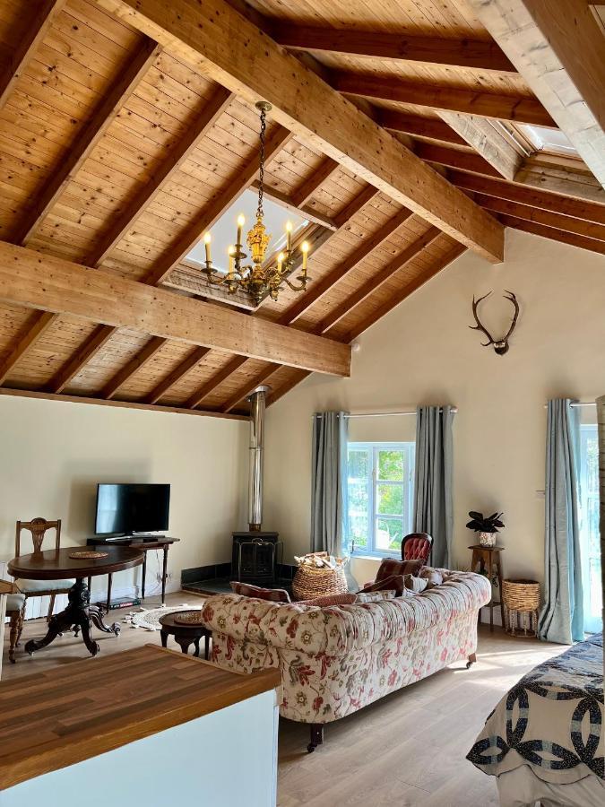 The Billiard Room - Cosy Country Retreat Abergavenny Buitenkant foto