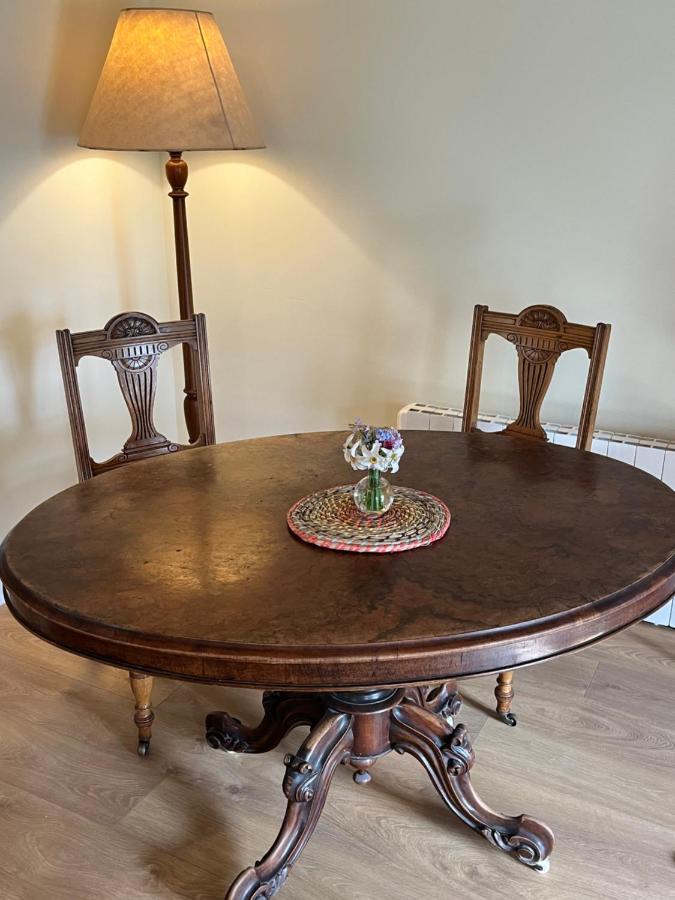 The Billiard Room - Cosy Country Retreat Abergavenny Buitenkant foto